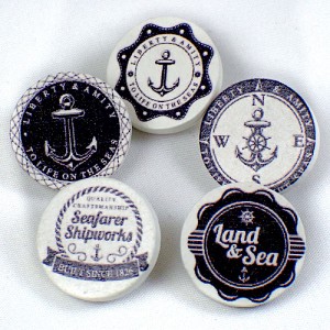 ピンバッジ・NEW!イカリ帆船ボート５個セット木製 PAINTED WOOD BOAT ANCHOR