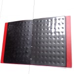 ピンバッジのファイル・バインダー黒と赤ビンテージ中古品