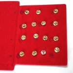 ピンバッジのファイル・折りたたみ式ホルダー赤ビンテージ中古品