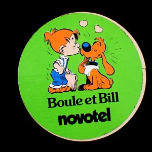 ステッカー・ブルとビル男の子と犬のマンガBDバンドデシネ漫画 BOULE-ET-BILL DUPUIS NOVOTEL FRANCE