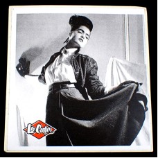 ステッカー・ジーンズのジャケット女の子モノクロ写真リークーパー洋服 LEE-COOPER JEANS ENGLAND