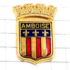 ピンバッジ・アンボワーズ３つの百合の紋章ロワール峡谷 AMBOISE CASTLE LOIRE FRANCE