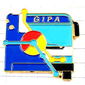 ピンバッジ・GIPAバス車の正面