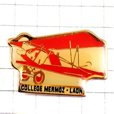 ピンバッジ・赤いプロペラ飛行機ジャンメルモーズ複葉機パイロット JEAN-MERMOZ PILOTE FRANCE