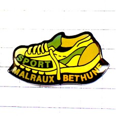 ピンバッジ・スニーカー靴片方 MALRAUX-BETHUNE FRANCE
