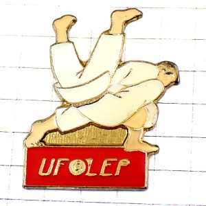 ピンバッジ・柔道の試合中 JUDO UFOLEP FRANCE