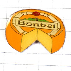 ピンバッジ・ボンベルのチーズ一塊 BONBEL FRANCE