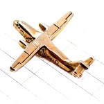 ピンバッジ・飛行機ゴールド金色立体型