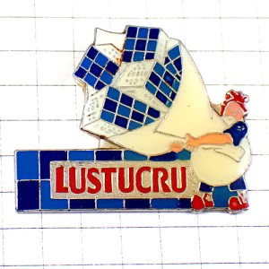 ピンバッジ・パスタの箱を抱えた卵男 LUSTUCRU PASTA FRANCE