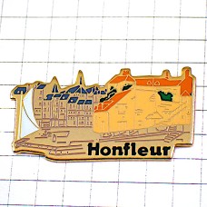 ピンバッジ・ノルマンディ地方の港オンフルール HONFLEUR HARBOR NORMANDIE FRANCE