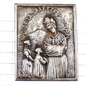 ピンバッジ・聖母マリアと子ども達シルバー銀色 ND-DE-LA-SALETTE FRANCE