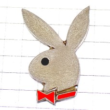 ピンバッジ・プレイボーイ兎ウサギ銀色うさぎ兎シルバー赤い蝶ネクタイ PLAYBOY