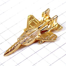 ピンバッジ・飛行機ミリタリー立体型戦闘機ゴールド金色