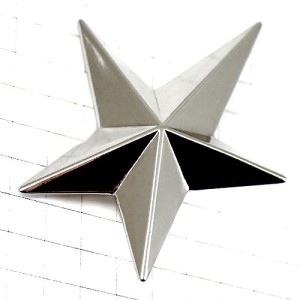 ブローチ・ティエリーミュグレー銀色スター星 THIERRY-MUGLER FRANCE