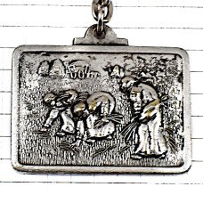 キーホルダー・落穂拾いミレー画シルバー銀色 JEAN-FRANCOIS-MILLET DES-GLANEUSES FRANCE