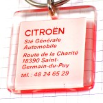 キーホルダー・シトロエン赤いロゴ車エンブレム CITROEN BOURBON FRANCE