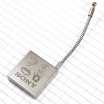 キーホルダー・ソニー SONY 耳目口手シルバー銀色