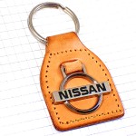 キーホルダー・日産自動車レザー茶色い革シルバー銀色 NISSAN