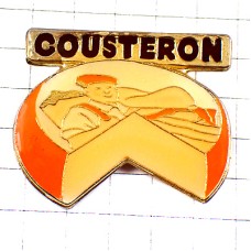 ピンバッジ・切りかけチーズと農場主 COUSTERON FRANCE
