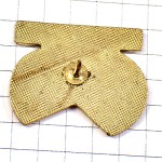 ピンバッジ・切りかけチーズと農場主 COUSTERON FRANCE