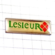 ピンバッジ・マヨネーズ赤いダイヤ印 LESIEUR OIL FRANCE