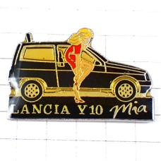 ピンバッジ・ランチアＹ10黒い車セクシー赤いドレスの美女 LANCIA-Y10 LANCIA ITALIA ITALY