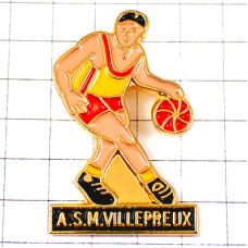 ピンバッジ・バスケットボール選手ドリブル球