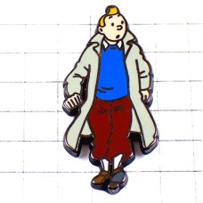 ピンバッジ・タンタン冒険旅行ステンカラーコート姿 TINTIN HERGE
