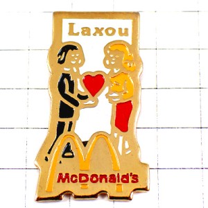 ピンバッジ・マクドナルドＭハート二人カップル LAXOU NANCY FRANCE