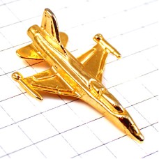 ピンバッジ・金色ゴールド飛行機ミリタリー立体型戦闘機