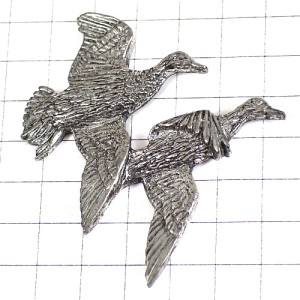 ピンバッジ・鴨２羽ハンティング狩猟ピューター製シルバー銀色 PEWTER SILVER A-R-BROWN DUCK GOOSE BIRD