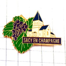 ピンバッジ・シャンパーニュ城サシー葡萄酒ブドウの房と葉っぱシャンパン CHAMPAGNE SACY