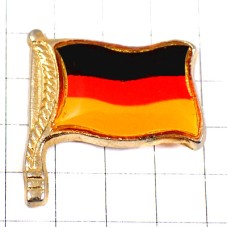ピンバッジ・ドイツ国旗はためく GERMANY FLAG