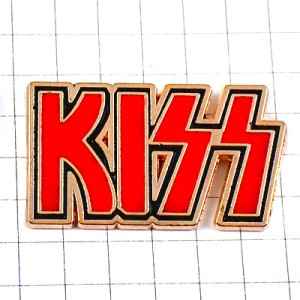 ピンバッジ・キッス音楽ヘビメタ系バンド赤い文字 KISS USA