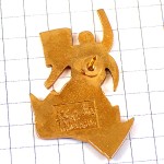 ピンバッジ・青い人ニクラウストロックスラー画スイスのグラフィックデザイナー四角や三角