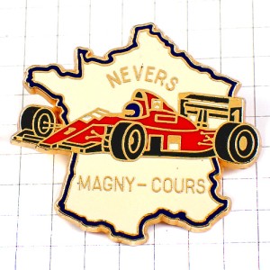 ピンバッジ・マニクール赤い車サーキットＦ１フランス白い地図 FERRARI NEVERS MAGNY-COURS CIRCUIT FRANCE