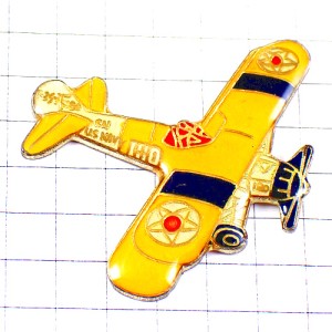 ピンバッジ・黄色い戦闘機ミリタリー複葉機プロペラ飛行機 USNAVY WW1