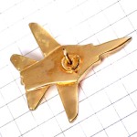 ピンバッジ・立体型戦闘機ゴールド金色飛行機