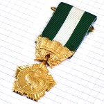 ブローチ・フランス国鳥ニワトリ雄鶏ゴールド金メダル金色 REPUBLIQUE-FRANCAISE COLLECTIVITES-LOCALES MEDAILLE FRANCE