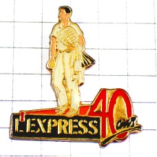 ピンバッジ・白い服のテニス選手エクスプレス雑誌40周年 L-EXPRESS MAGAZINE FRANCE