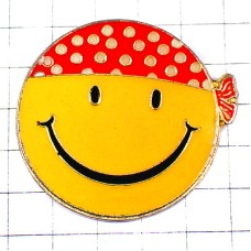 ピンバッジ・ニコちゃんマーク水玉バンダナ巻き SMILEY AMERICAN-MUSTARD USA