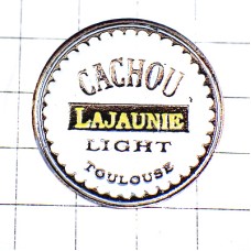 ピンバッジ・カシューキャンディー白い缶型 CACHOU LAJAUNIE TOULOUSE FRANCE