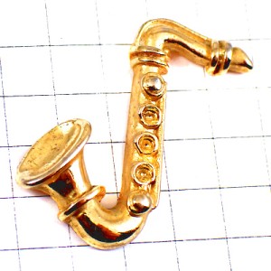 ピンバッジ・サックス楽器ジャズ音楽ゴールド金色サクソフォン SAXOPHONE