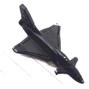 ピンバッジ・黒い戦闘機ミリタリー飛行機ブラック立体型