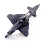 ピンバッジ・黒い戦闘機ミリタリー飛行機ブラック立体型