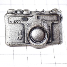 ピンバッジ・ニコンSPカメラ写真一眼レフ撮影シルバー銀色 NIKON NIKON-SP JAPAN