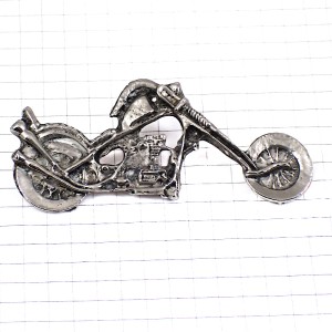 ピンバッジ・チョッパー二輪バイク銀色ピューター製オートバイ CHOPPER