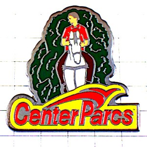 ピンバッジ・乗馬する白い馬センターパーク中央公園 CENTER-PARCS FRANCE