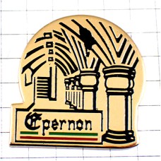 ピンバッジ・教会の広い廊下ゴールド金色 EPERNON ABBAYE FRANCE ピンバッジ・教会の広い廊下ゴールド金色 EPERNON ABBAYE FRANCE