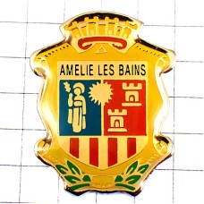 ピンバッジ・城塞と聖人と太陽の紋章アメリー=レ=バン=パラルダ AMELIE-LES-BAINS FRANCE ピンバッジ・城塞と聖人と太陽の紋章アメリー=レ=バン=パラルダ AMELIE-LES-BAINS FRANCE